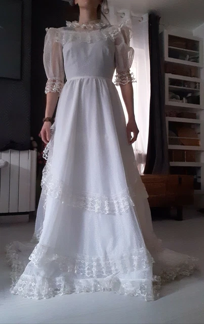 Robe Mariée Vintage Années 70 Avec Col Et Manches Dentelle Avec Traine