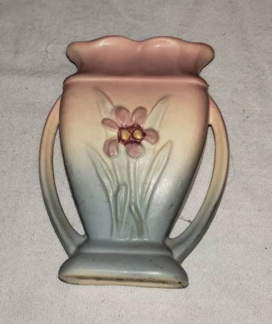 VINTAGE/ANTIQUE Ceramic/Porcelain HULL Art Pottery 405 Vase Iris Flower 5" tall