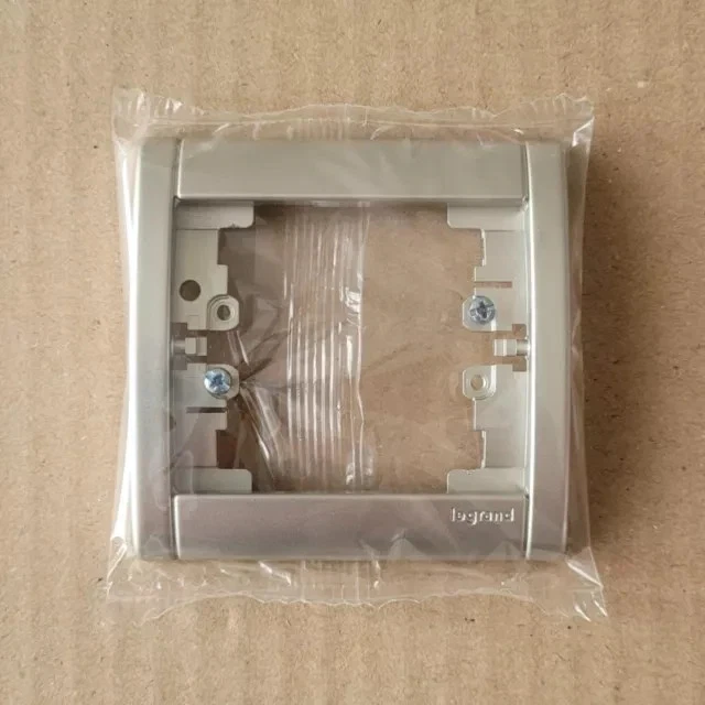 Doigt De Prise RJ45 Legrand Metalide 87483 - Pour Internet, à L'unité, Neuf