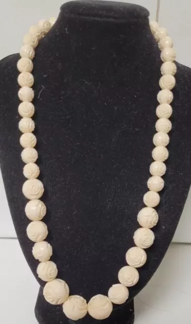 Vintage 50cm Art Deco Cream Xylonite Celluloid Bead Necklace C arved Roses