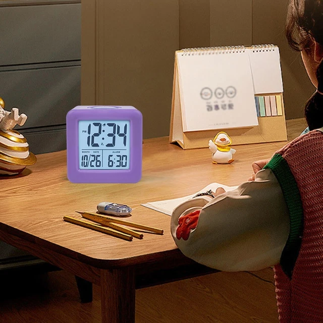 Sveglia Digitale Da Viaggio Plumeet - Display Ampio - Funzione Snooze - Retroilluminazione - Viola - Foto 3