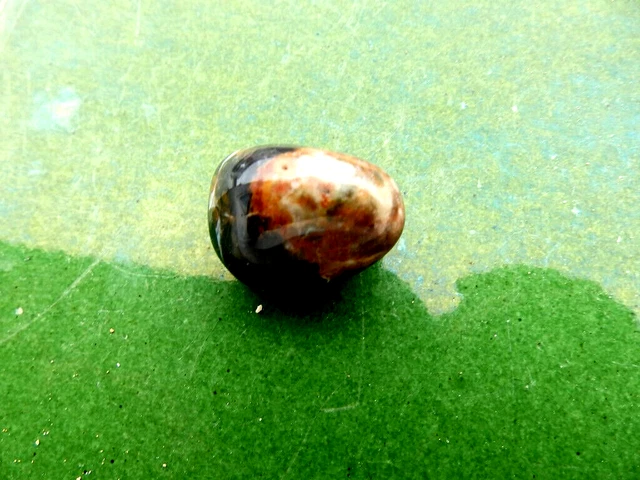 Minerales " Excelente Mineral De Jaspe Rodado De Brasil  -  11D22 ".