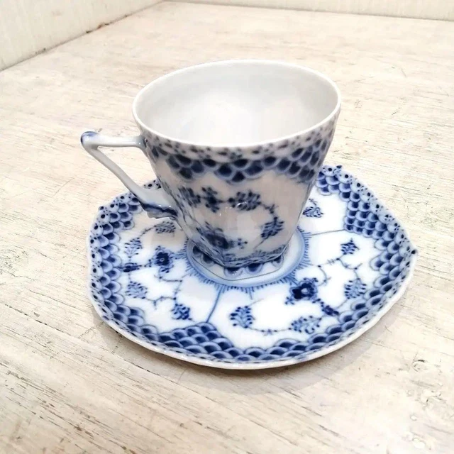 Royal copenhagen #114 Rarity Blue Fluted Full lace