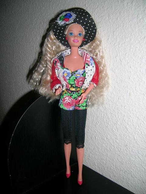 Jouet d'occasion reconditionné : Barbie blonde - Robe violette - Mattel – Yoti Boutique