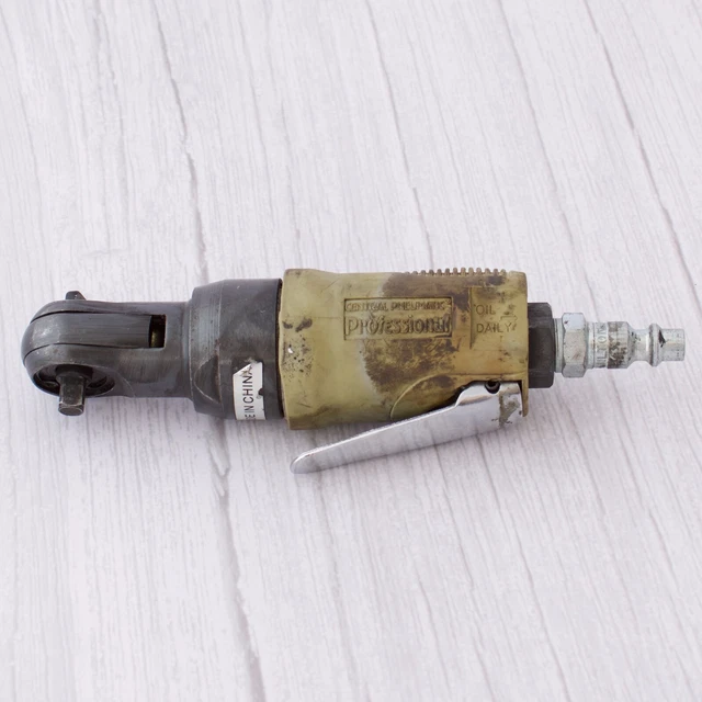 Central Pneumatic Professional 1/4" Drive Mini Air Ratchet Small Space Wrench