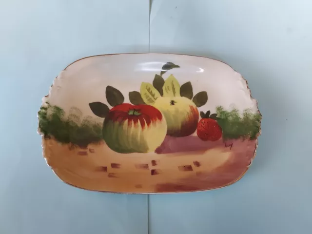 Ancien plat rectangulaire en porcelaine de Limoges signé Lucy décor Fruits