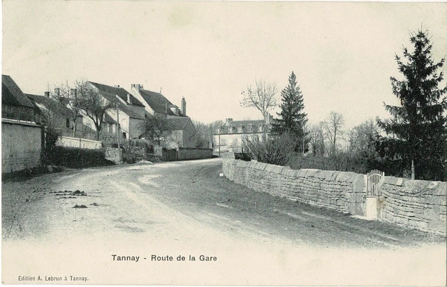 CPA -Tannay - Route de la gare