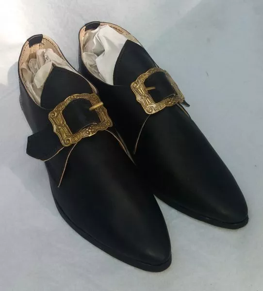 18th Century Colonial Women's Black Leather Shoes with Buckles