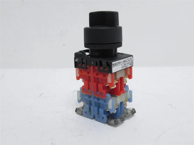 232131 New-No Box; Fuji AR22PCR-3044B Selector Switch; 3Pos; 2-NO; 2-NC