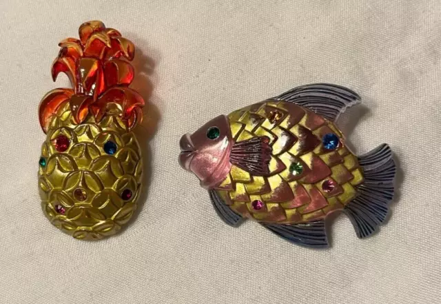 Kitsch Retro Vintage Carved Lucite Jeweled PINEAPPLE & FISH Brooch Rhinestone
