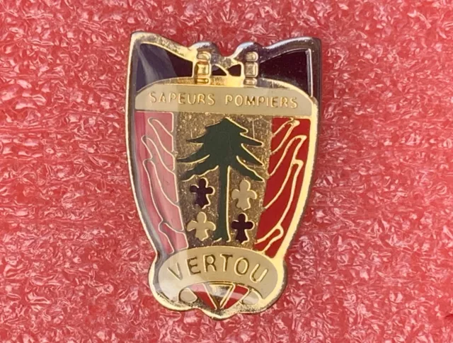 T33 Pins SAPEURS POMPIERS de VERTOU Loire Atlantique Vintage Lapel pin badge