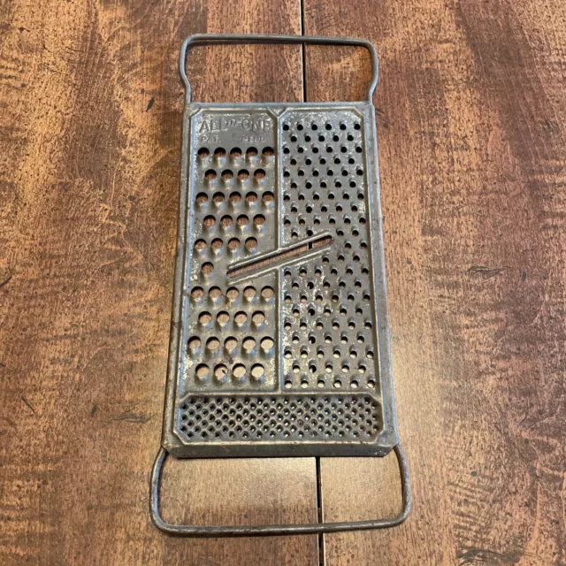 Lot 3 VTG Bromwell's ++ Cheese Box Graters Hand Kitchen Zetters