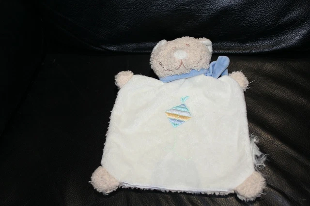 Doudou peluche marionnette chat beige blanc BENGY brodé cerf volant écharpe bleu