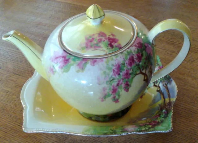 teapot Royal Winton grim wades and tray "Lynton"