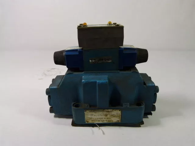 Vickers DG4V-3-6N-MW-B-40-S324 Directional Control Valve  USED
