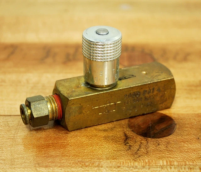 PARKER F400B BRASS Hydraulic Flow Control Valve 2000 PSI, 5 GPM USED