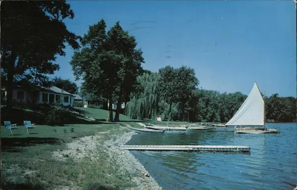 1953 Iyopawa Island,Coldwater Lake,MI Branch County Michigan Chrome Postcard