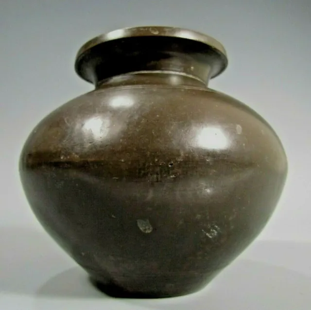 Fine Old Asian Bronze Bulbous Vessel w/ Incised Linear Decor ca. 19th century 3