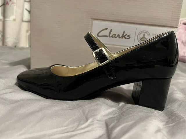 Clarks chorus sales jazz black patent
