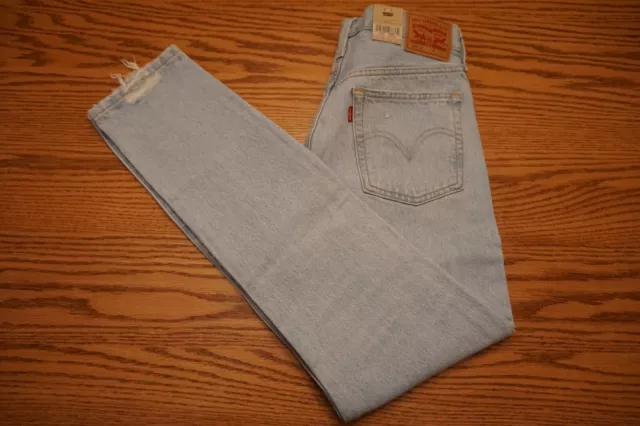 NWT WOMENS LEVI JEANS 501 Skinny High Rise Button Fly Light Blue Distress $79.50