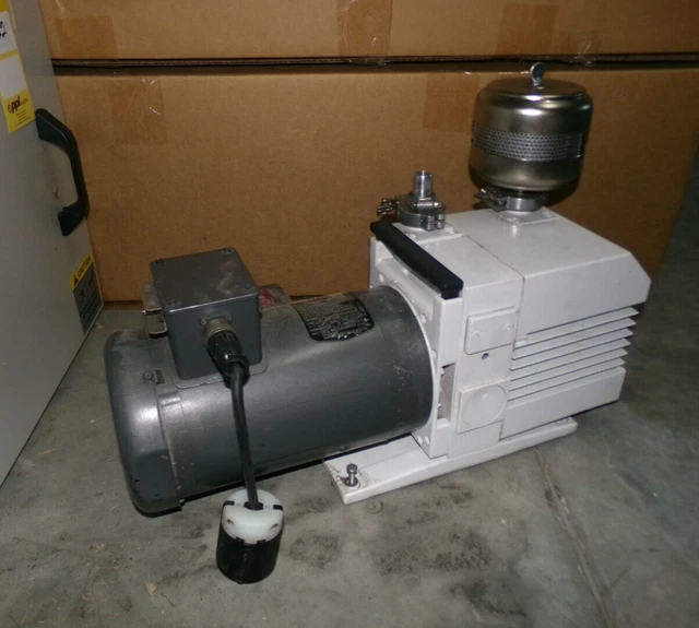 Leybold Traic D16B Two-Stage Rotary Vane Vacuum Pump Single Phase 115V Motor