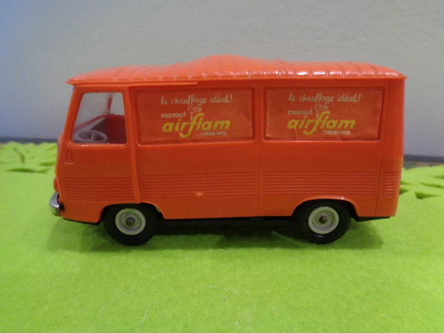 Ancienne NOREV N°7 "PEUGEOT J7 AIRFLAM" 1968 1/43 complet