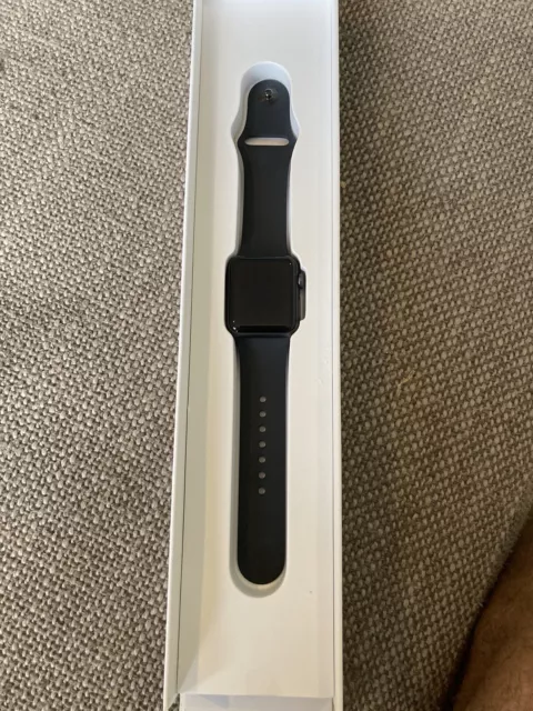 Apple watch s3 38mm on sale space gray aluminum with black