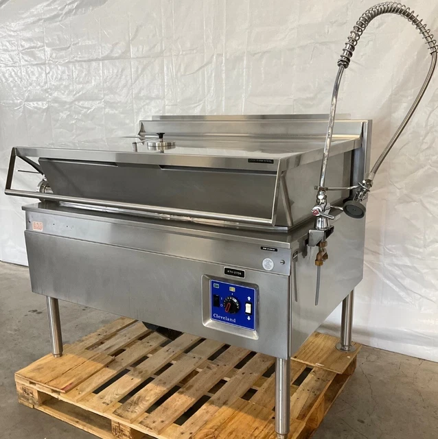 Used Cleveland 40 Gallon Electric Auto Tilt Skillet SEL40TR from School