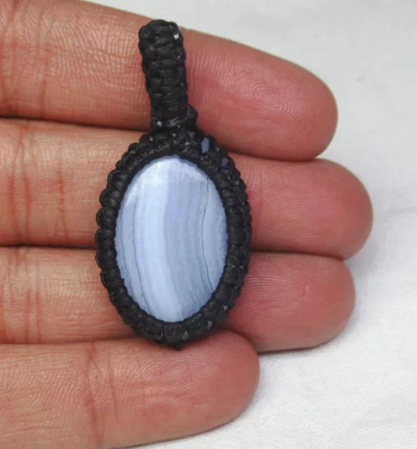 Natürlich Blau Spitze Achat 40.40 Karat Oval Baumwolle Gewachst Schnur Makramee