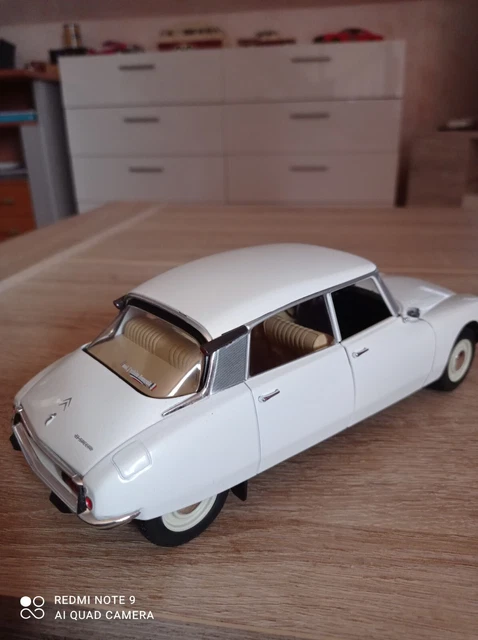 Citroen DS Special 1972 White 1/18 - S1800705 SOLIDO 5