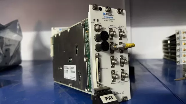 NATIONAL INSTRUMENTS NI PXIe -5644R Vector Signal Transceiver 65Mhz-6.0Ghz used