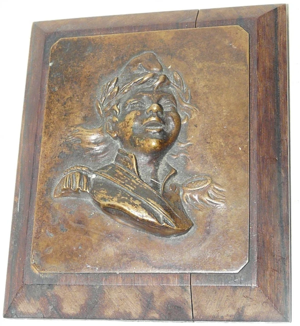 Enfant Patriote Plaque En Bronze En Haut Relief Sur Son Support Bois
