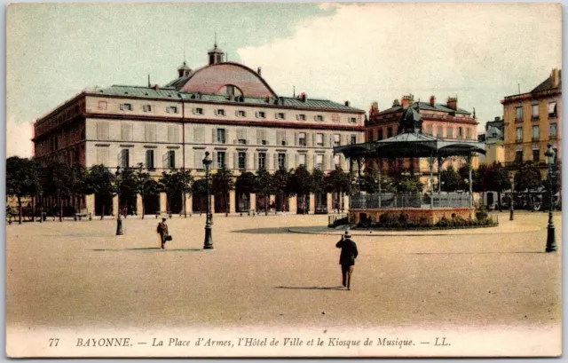 Bayonne La Place D'Armes L'Hotel De Ville Et Le Kiosque De Musique Postcard