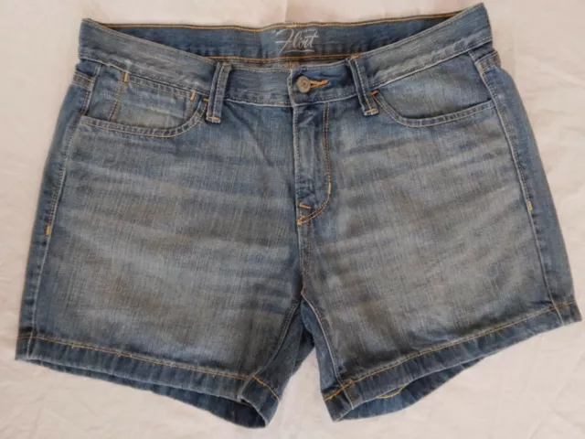 Old Navy Denim Shorts The Flirt Medium Wash Blue Jean Shorts Womens Size 8