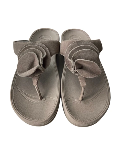 FITFLOP Womens Yoko Toe-post Suede Leather Sandals Size 9 Taupe Flower Rosette