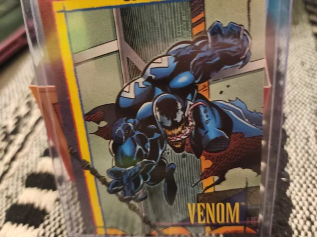 VENOM 1993 Marvel Universe Series IV Skybox W/HARD PLASTIC TOP LOADER
