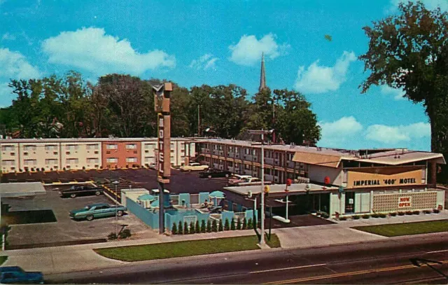 Roadside Postcard Imperial 400 Motel, Saginaw, Michigan - circa 1960s