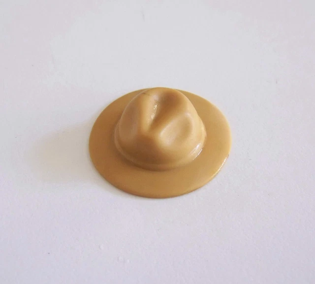 Lot De Chapeaux Playmobil Moutarde - Accessoires Occasion En Très Bon État - Catégorie 3