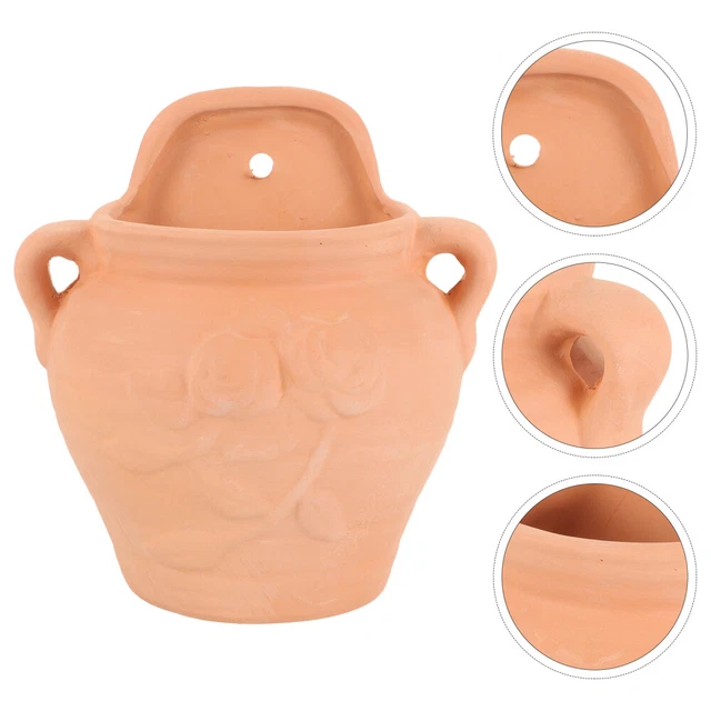Vaso Di Fiori All'aperto Appeso Alla Recinzione Di Legno Per Piccoli Giardini O Terrazze Piante Verdi Sul Balcone Coltivazione 270534179