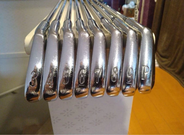 Set De Fers TaylorMade V721 Forgé 6 Pièces (5-PW) – Shaft Graphite Flex Régulier, Main Droite
