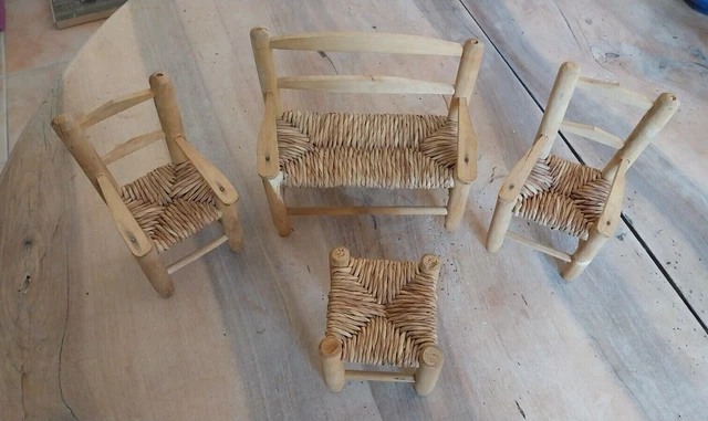 2 Petites Chaises en Bois et Paille pour Poupée Vintage