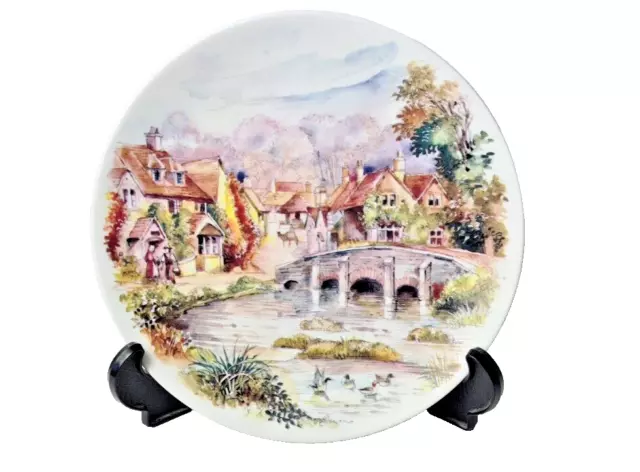 Royal Worcester Collector Plate of English Country Cottage Scene Fine Porcelain