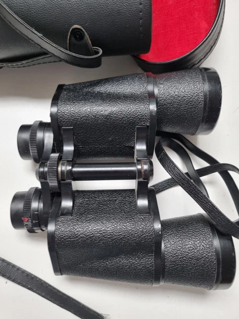 Binoculars in case -untested, not sure if works properly 2
