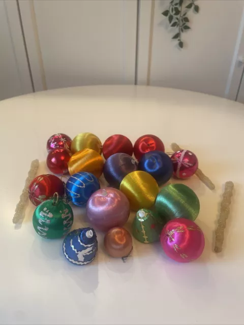 Vintage 22 x various retro spun silk/ glass Christmas baubles decorations xmas