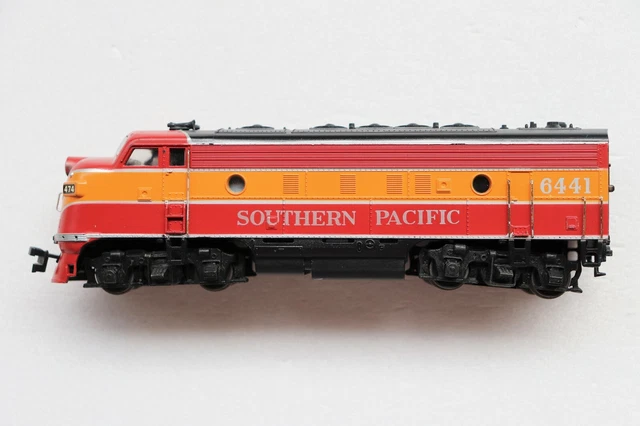 Spur H0 - Walthers Diesellok EMD SW1200 Southern Pacific
