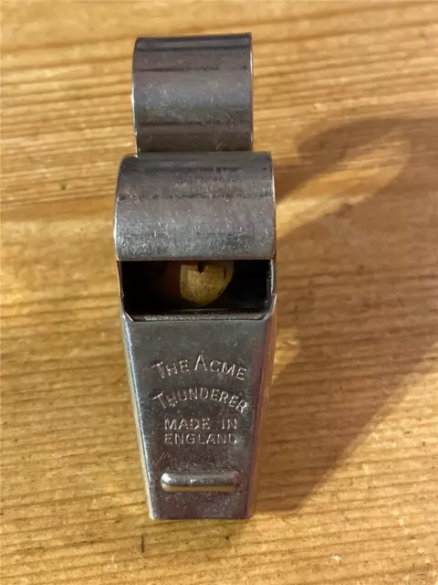 094a  Vintage whistle The ACME Thunderer Fingergrip Made in ENGLAND