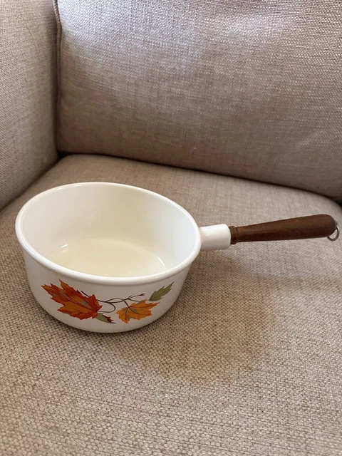 Vintage Descoware Cast Iron Enamel Sauce Pan Maple Leaf 1.5 Qt w Handle Belgium
