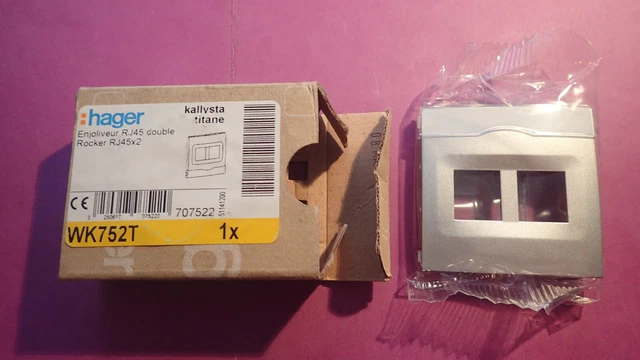 Hager WK752T - Doigt Enjoliveur pour Double prise RJ45 KALLYSTA TITANE