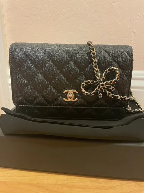 Chanel classic wallet on chain bag in black lambskin silver hardware  [authentic], Women's Fashion, Bags & Wallets, Cross-body Bags on Carousell