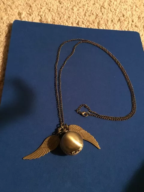 Collier Harry Potter en bronze avec chaîne 32 pouces et ailes et pendentif de montre